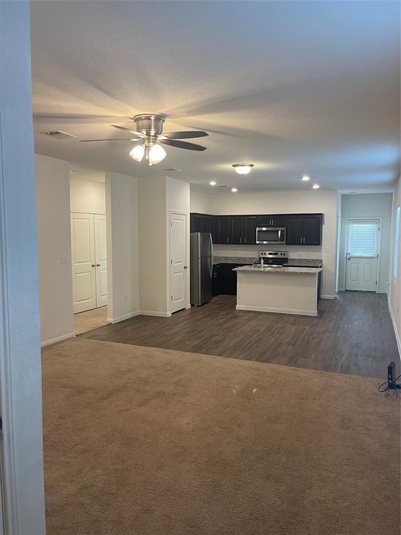 Jarrell Condo: 125 Peony Lane