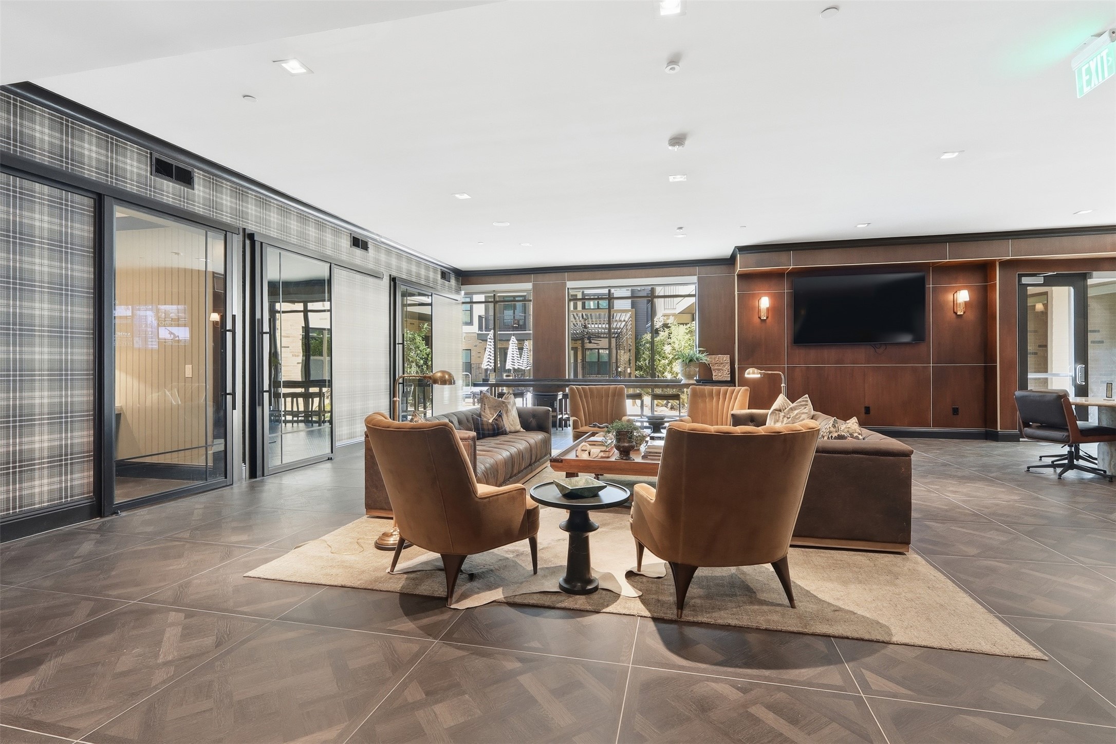 Houston Condo: 1950 Winrock Boulevard