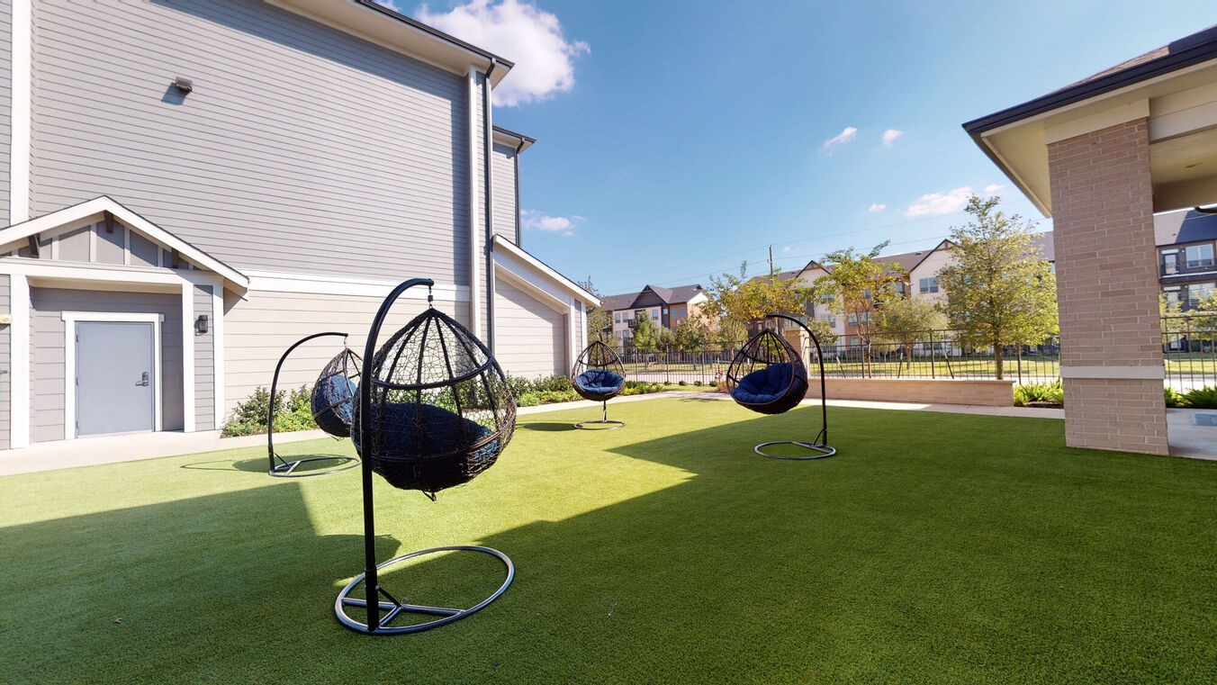 Katy Condo: 24002 Colonial Parkway