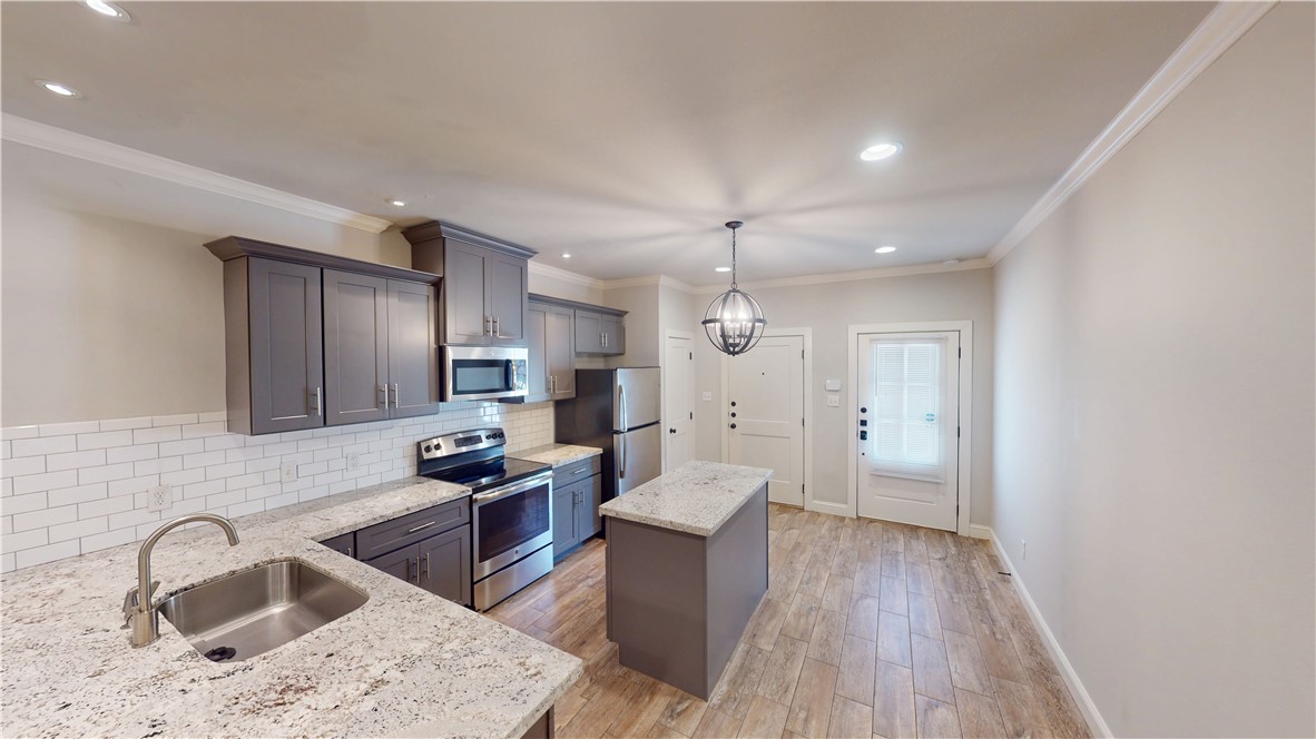 College Station Condo: 203 Brentwood Drive East