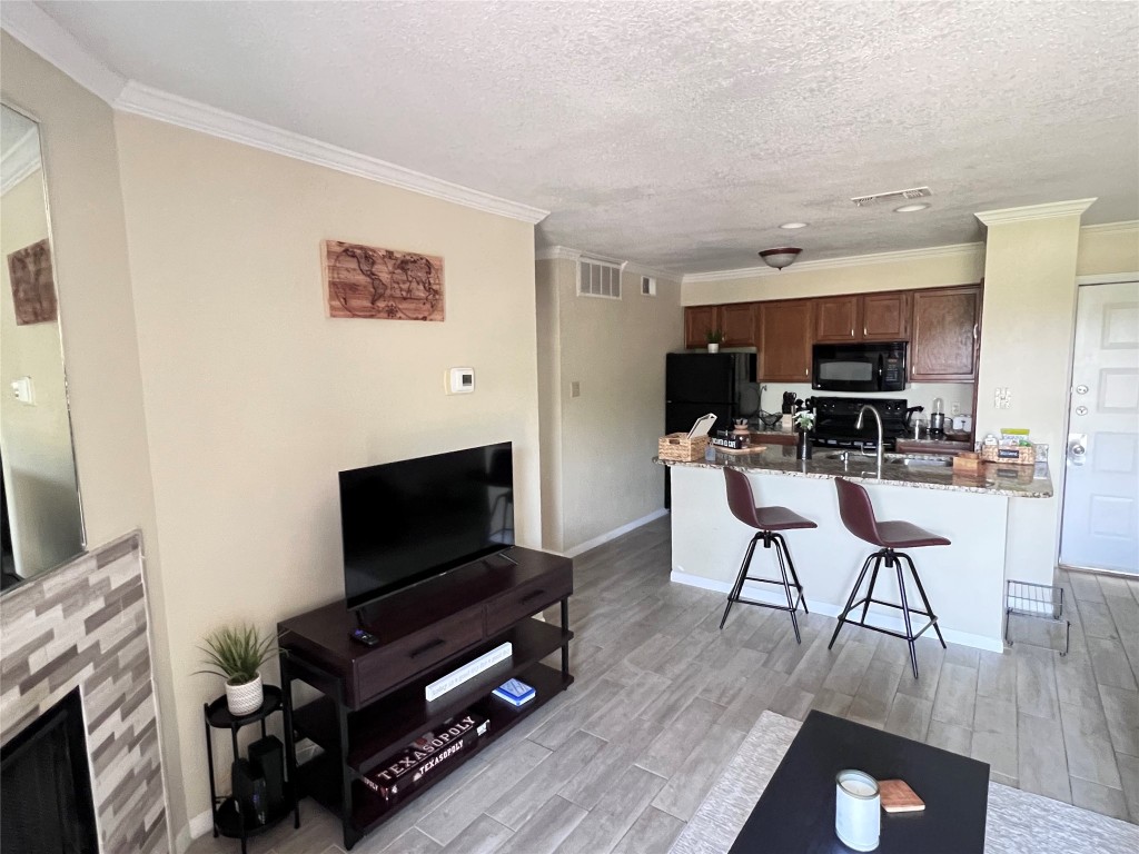 Austin Condo: 8888 Tallwood Drive