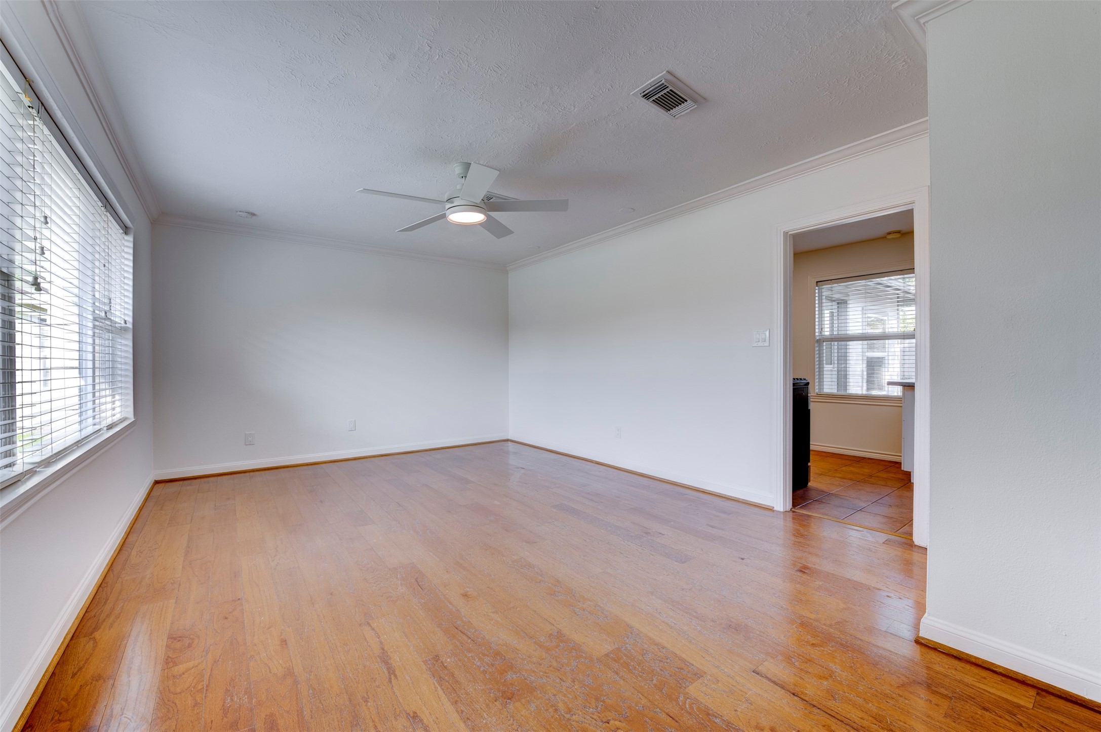 Houston Condo: 1806 Gardenia Drive