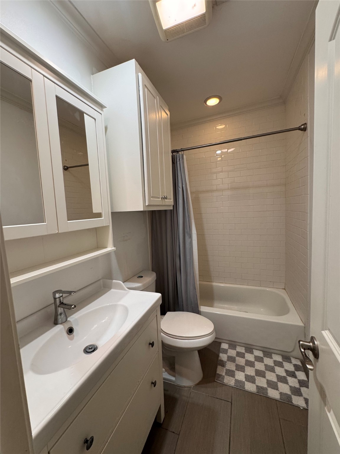 Houston Condo: 208 East 38th Street