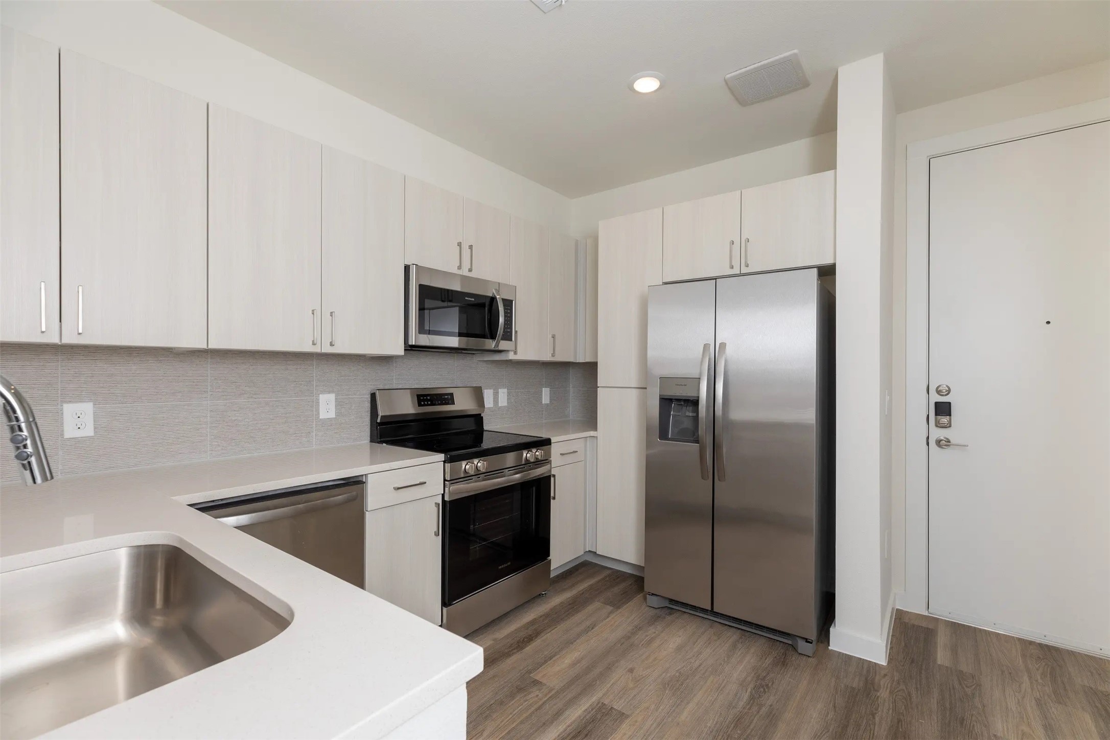 Houston Condo: 1690 North Loop