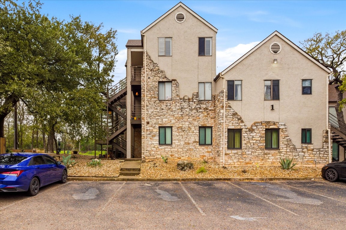 Austin Condo: 6810 Deatonhill Drive