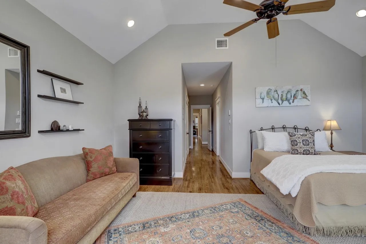 Houston Condo: 4410 Dickson Street