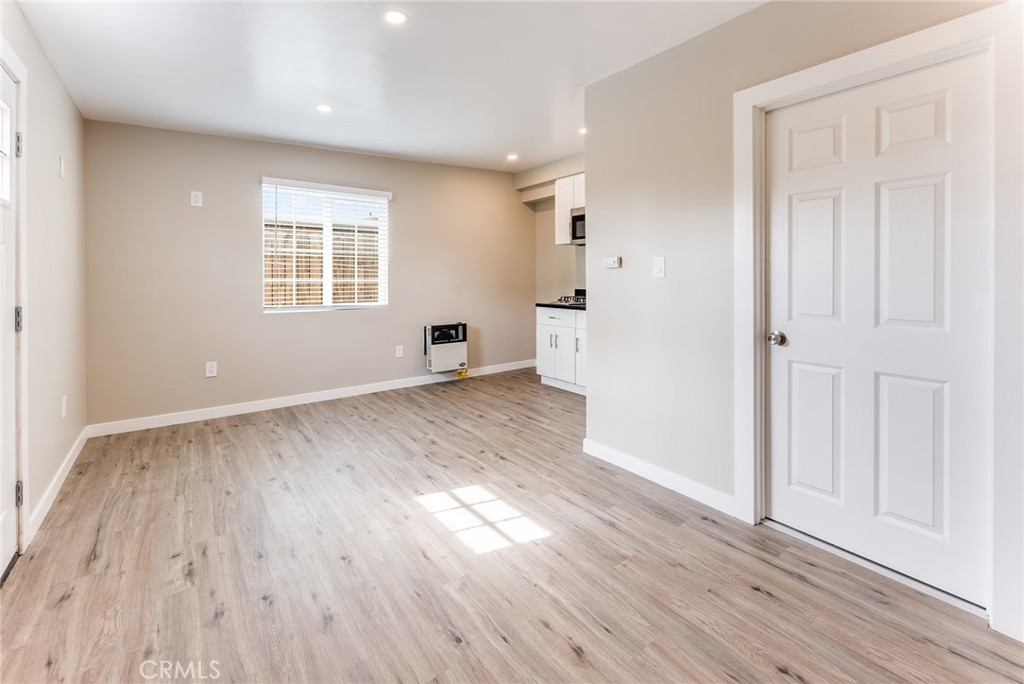 North Hollywood Condo: 12008 Roscoe Boulevard