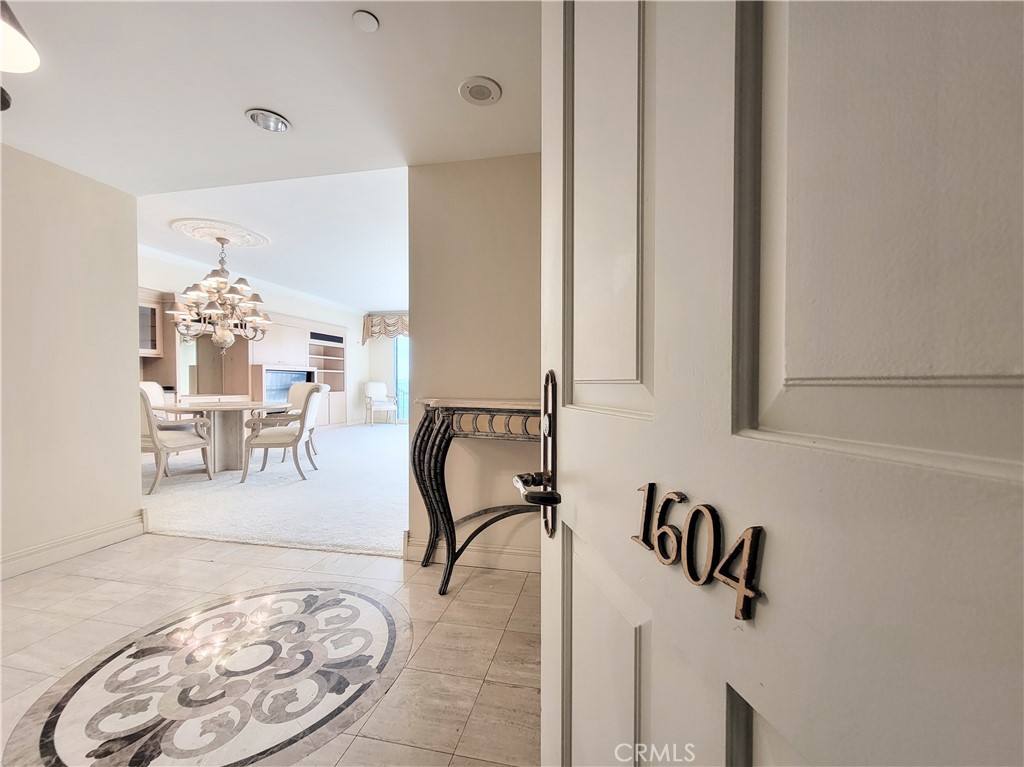 Long Beach Condo: 850 East Ocean Boulevard