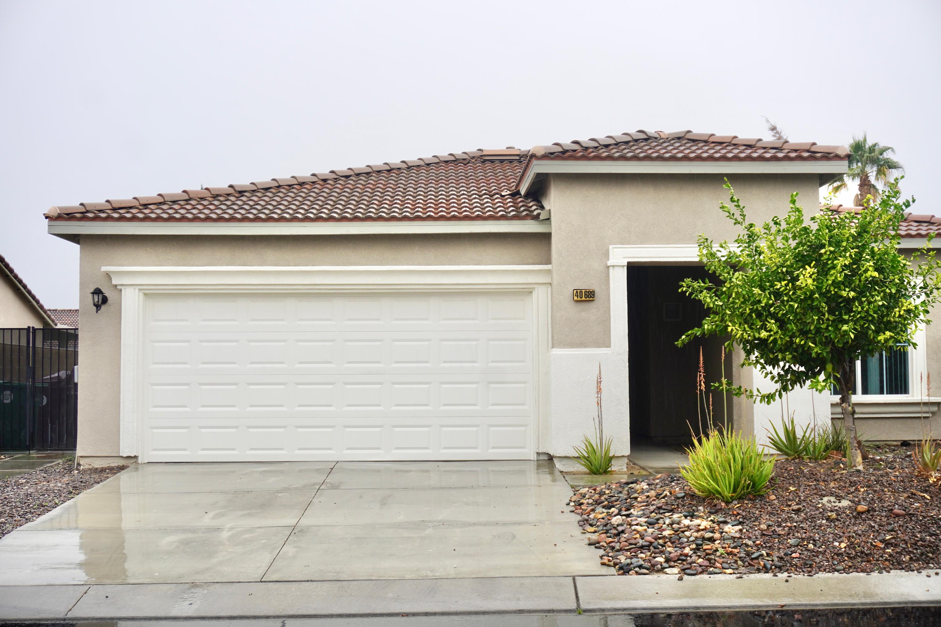Indio Condo: 40689 Carmel Mountain Drive