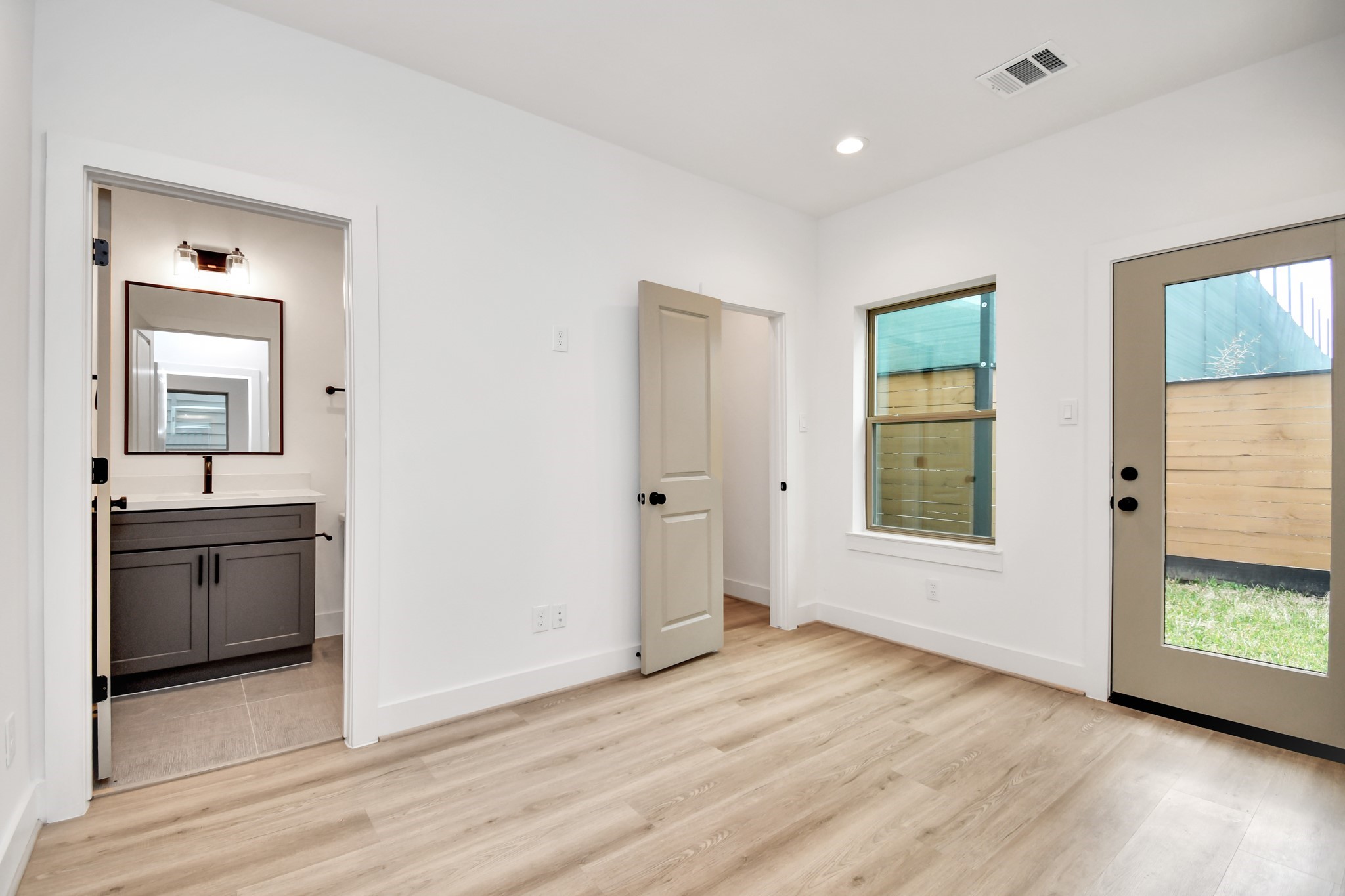 Houston Condo: 2335 Eagle Street