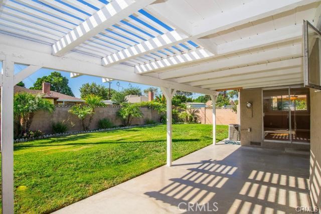 Fullerton Condo: 1348 West Avenue