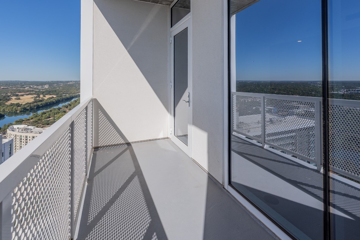 Austin Condo: 301 West Avenue