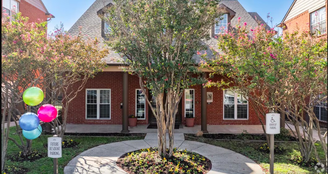 Carrollton Condo: 3440 East Rosemeade Parkway