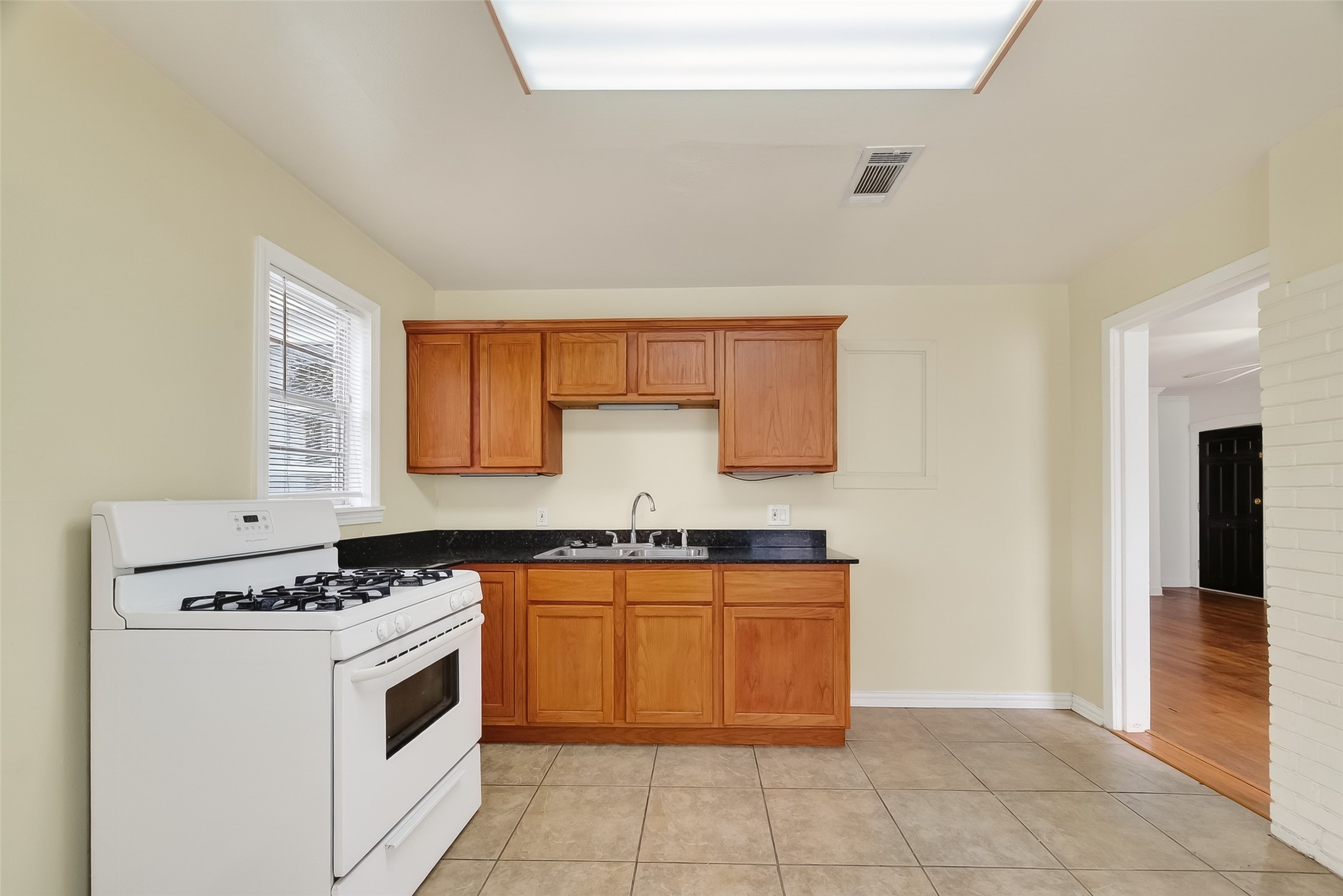 Houston Condo: 3422 Rosedale Street