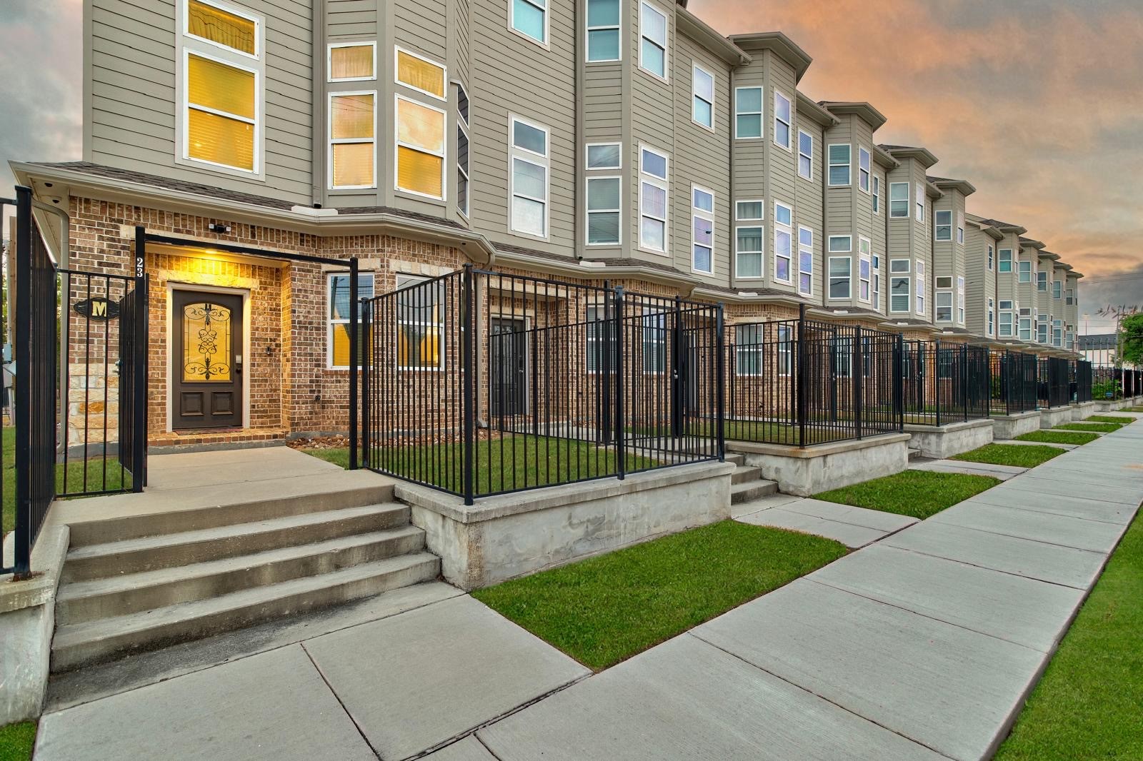 Houston Condo: 2020 McGowen Street