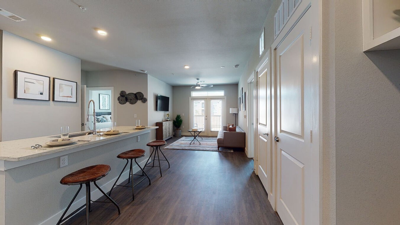 Katy Condo: 24002 Colonial Parkway