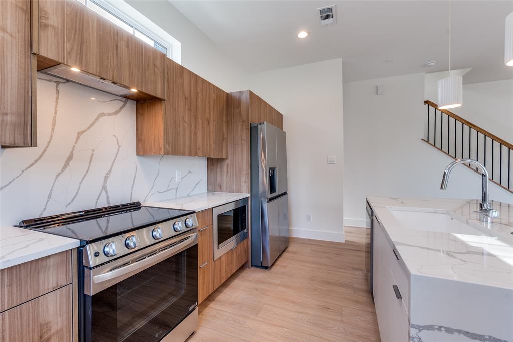 Dallas Condo: 2206 Arroyo Avenue