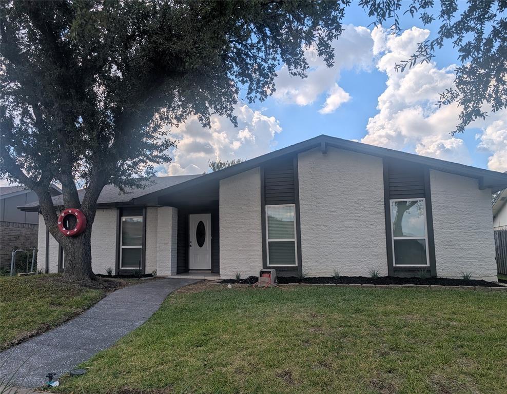 Carrollton Condo: 2008 East Peters Colony Road