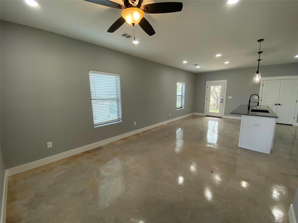 Denison Condo: 1004 West Hanna Street