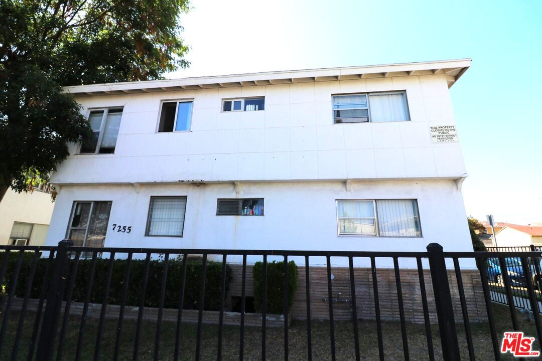 Sun Valley Condo: 7249 Bakman Avenue