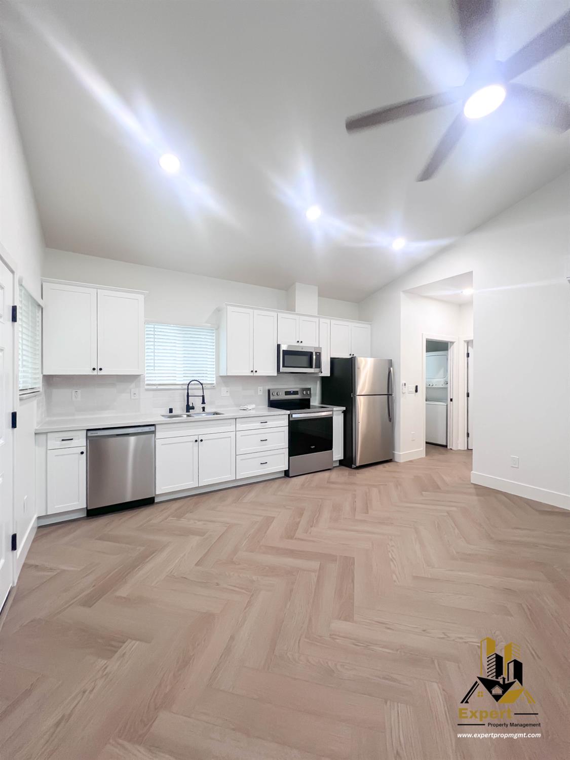 Roseville Condo: 125 B Street