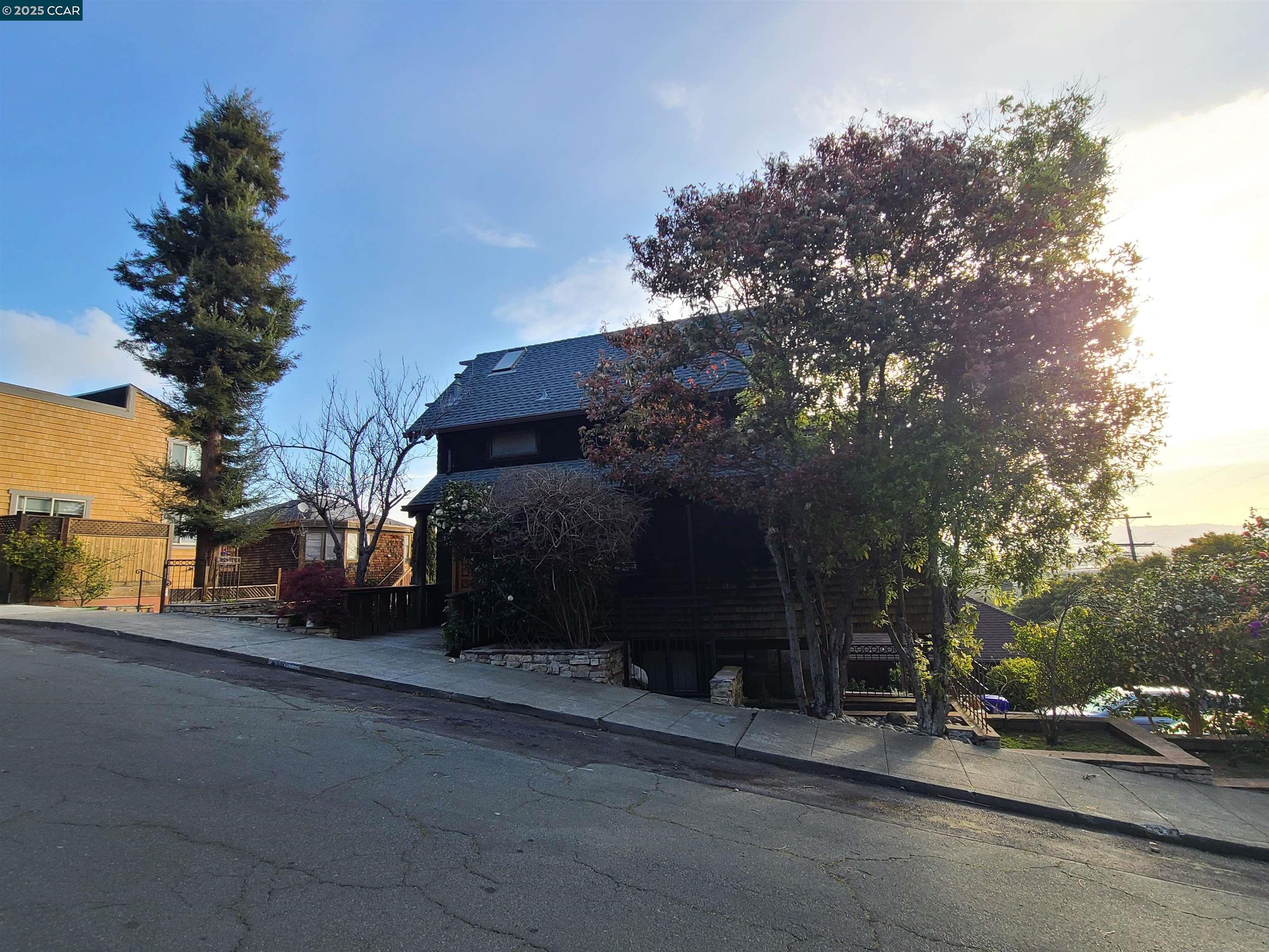 Richmond Condo: 456 West Richmond Avenue