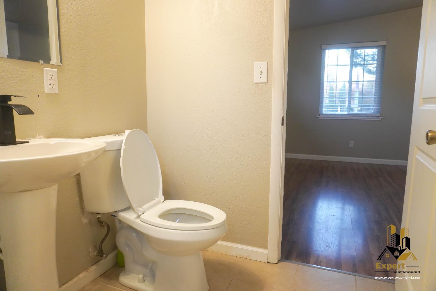 Roseville Condo: 125 B Street