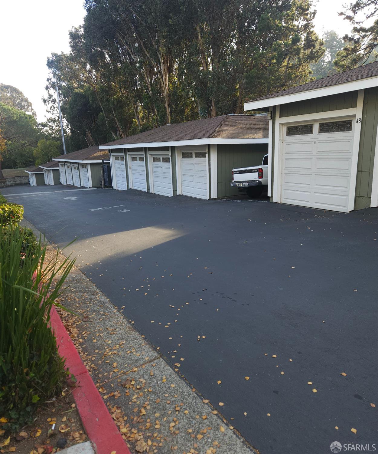 Oakland Condo: 8763 Mountain Boulevard