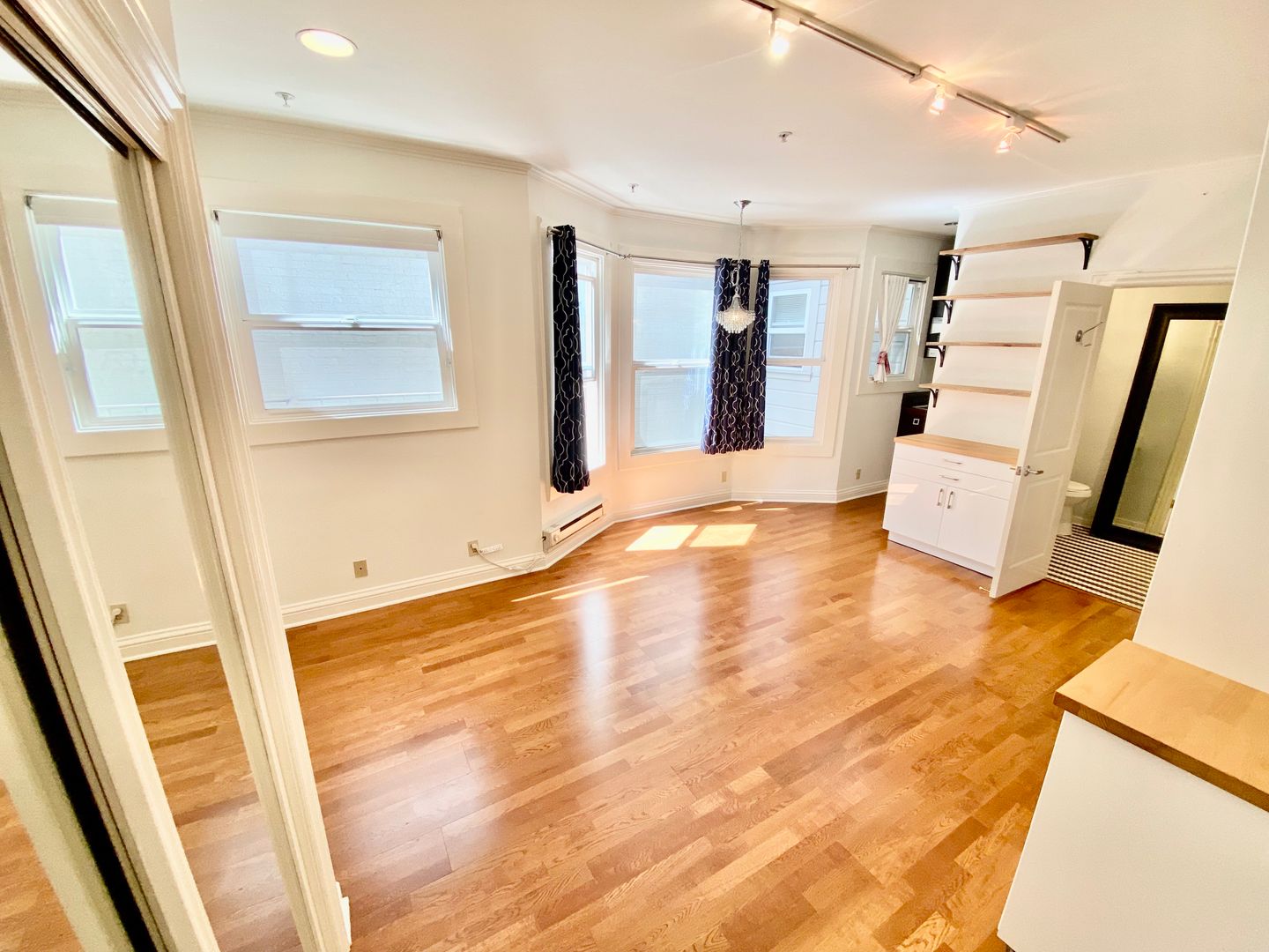 San Francisco House: 725 Pine Street