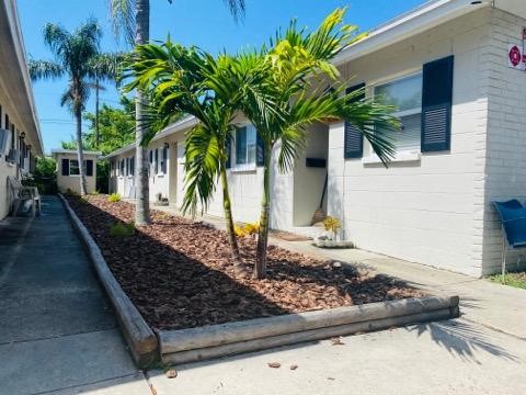 ST PETERSBURG Apartment: 546 88th Ave N