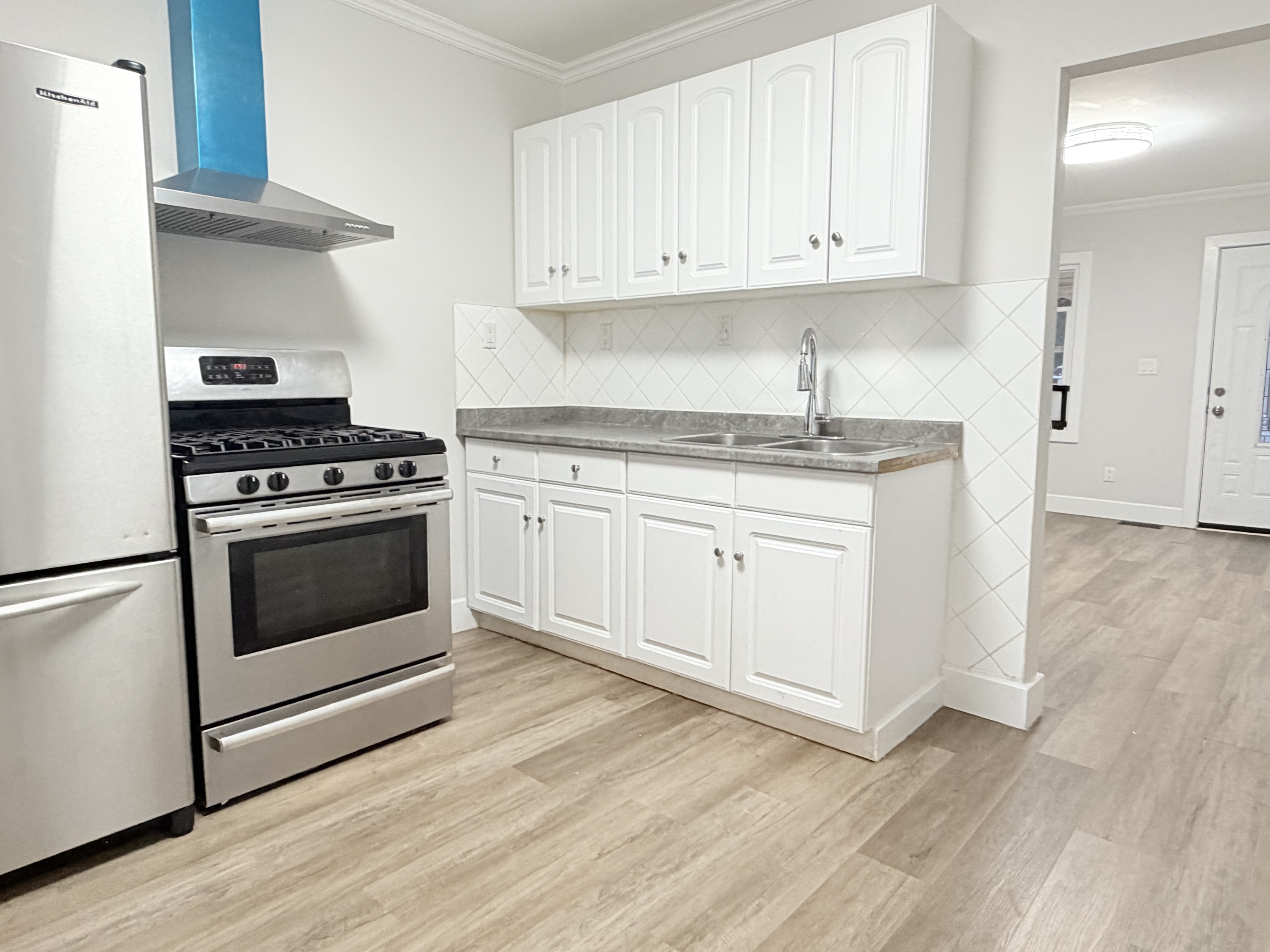 Windsor House: 1628 Ford Blvd