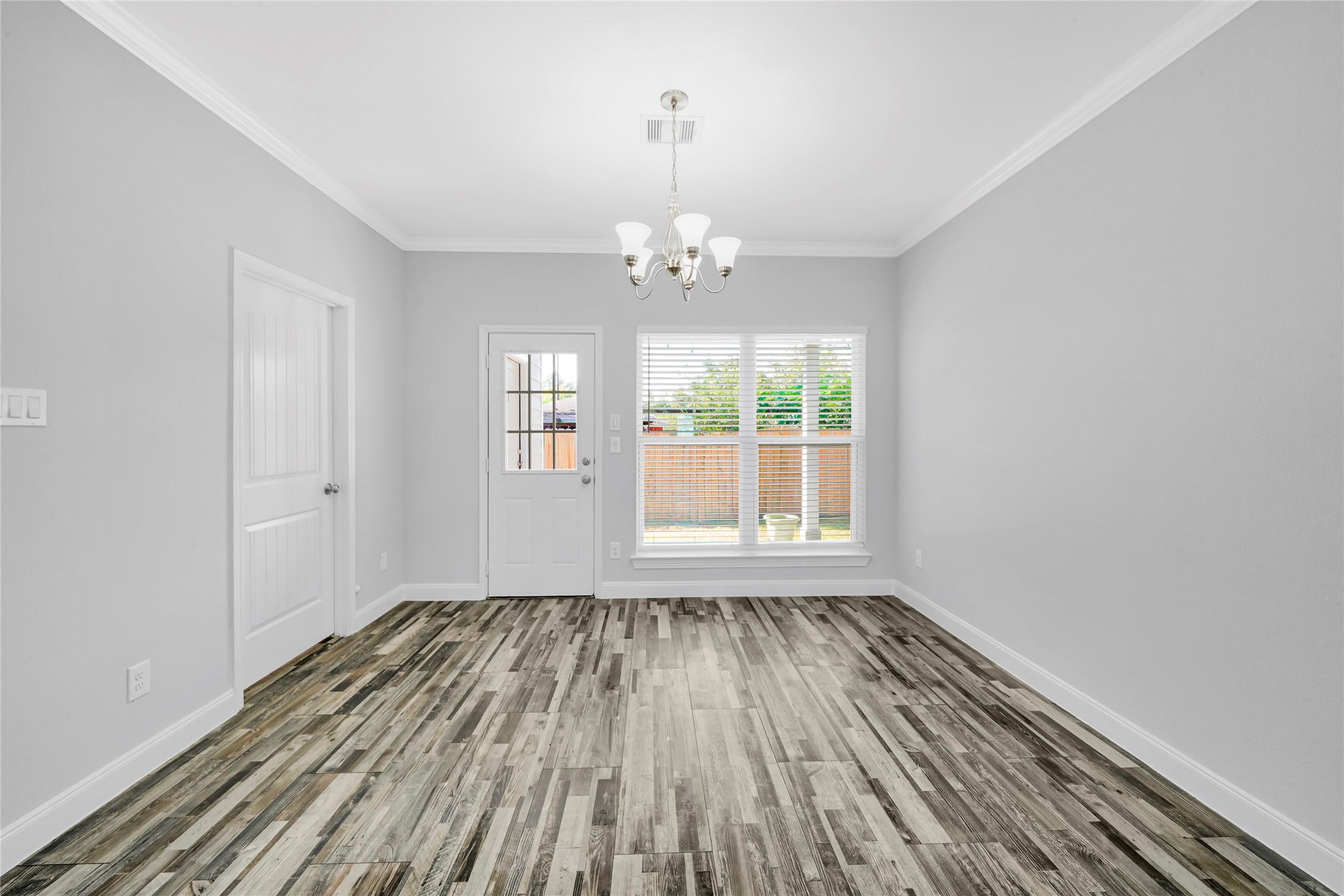 Houston Condo: 4732 Carmen Street