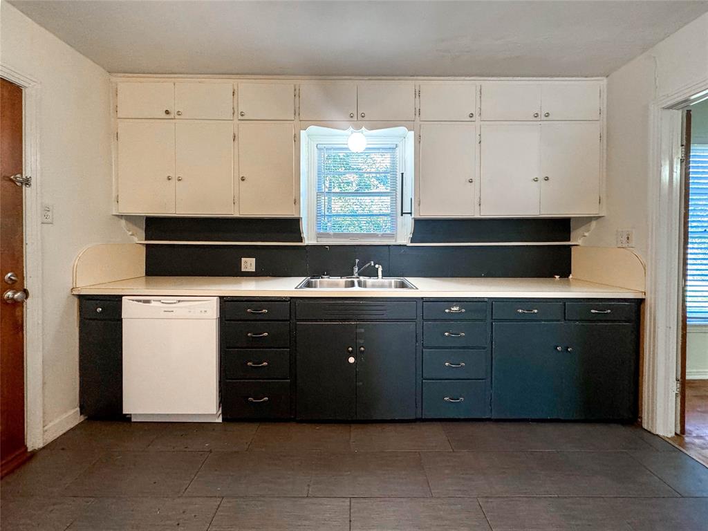 Denton Condo: 1420 Broadway Street