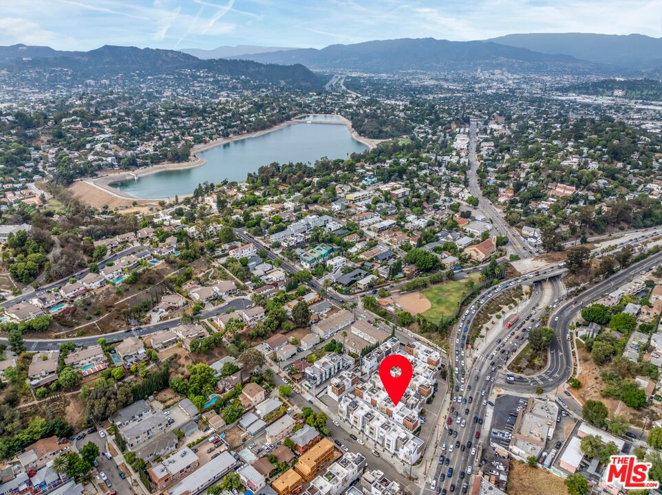 Los Angeles Condo: 2205 Selig Drive