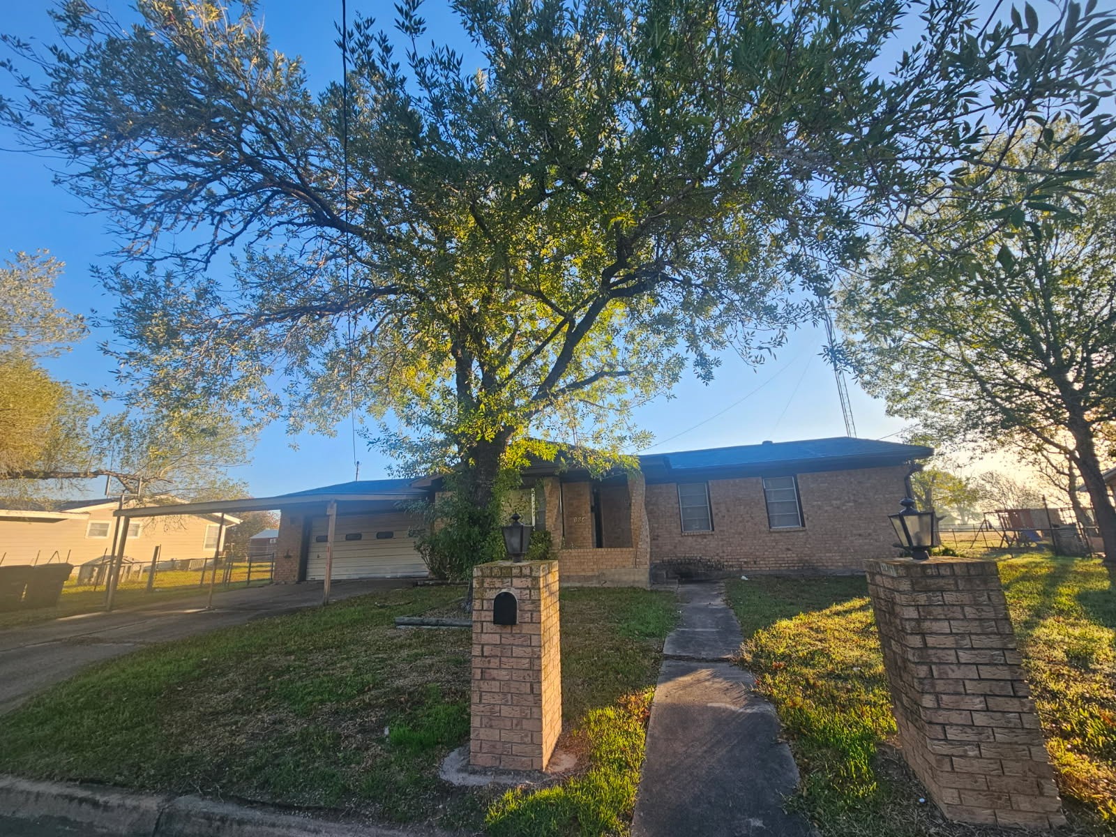 Hallettsville Condo: 104 Rick Drive
