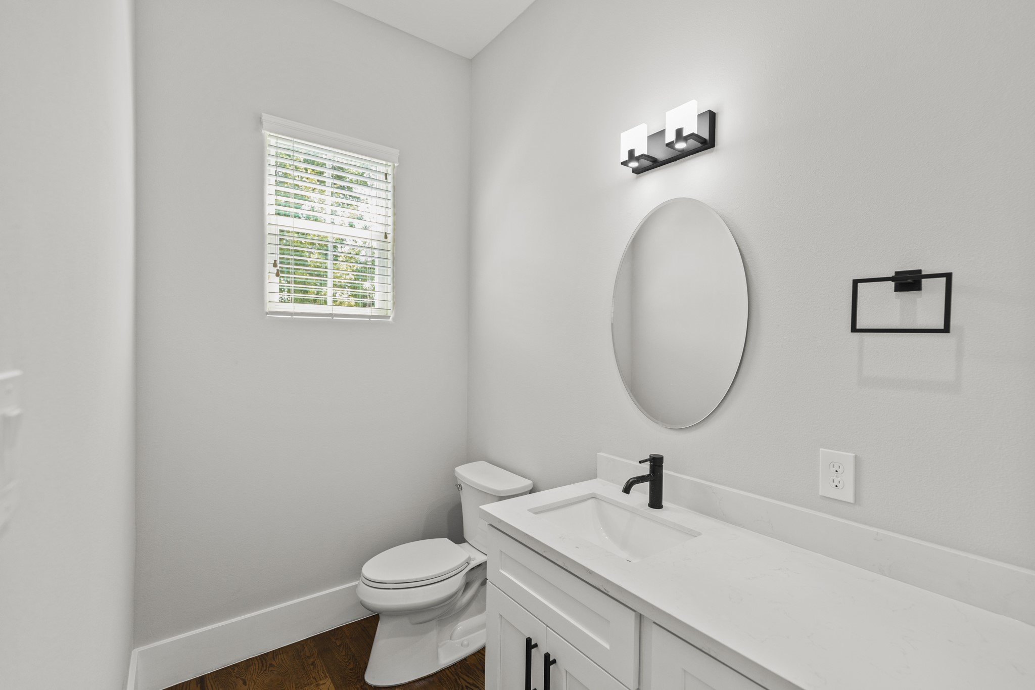 Houston Condo: 1421 West 23rd Street