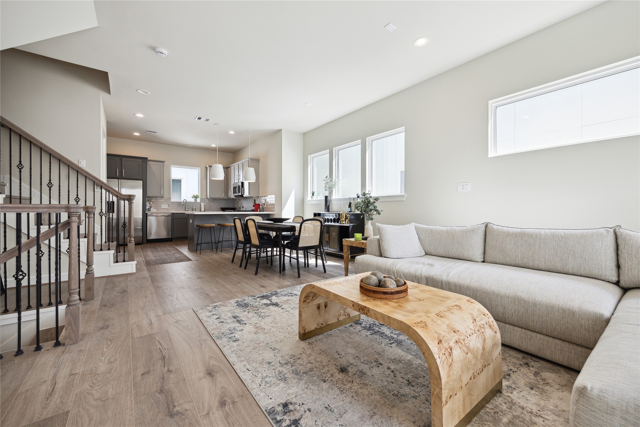 Houston Condo: 137 Eastwood Street