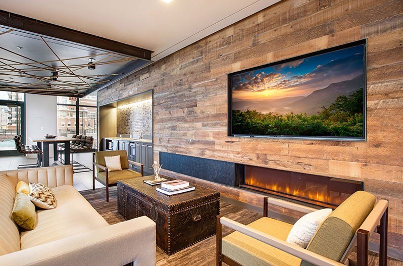 Chicago Condo: 165 West Superior St