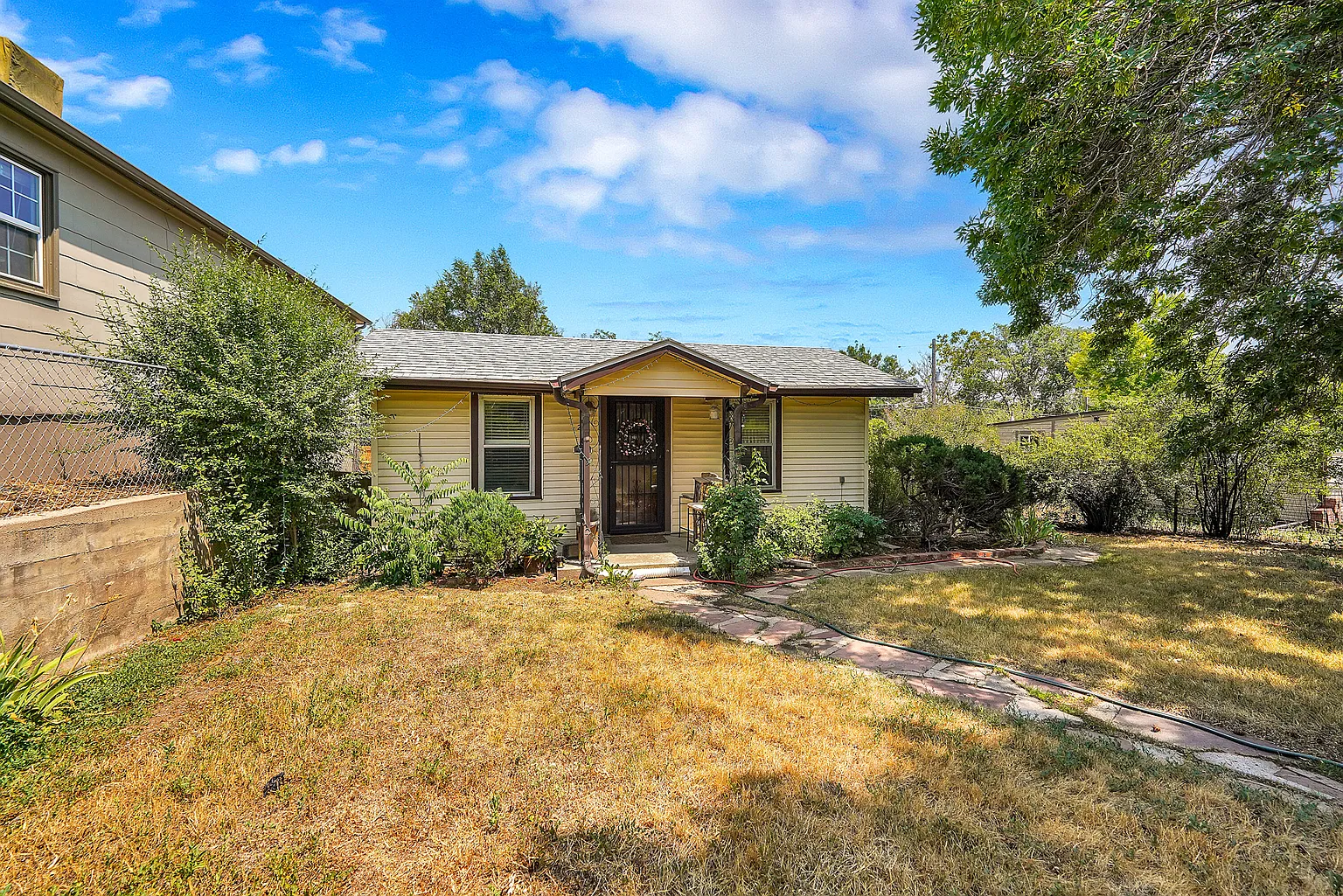 Denver House: 26 S Osceola St