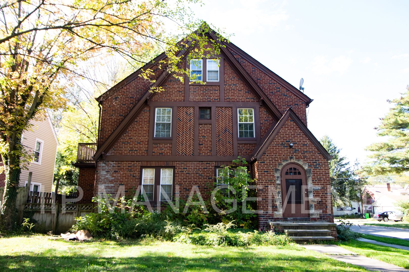 South Euclid Condo: 1294 Winston Road