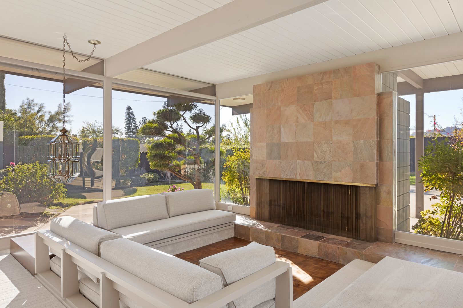 Chatsworth House: 10347 Cozycroft Ave.