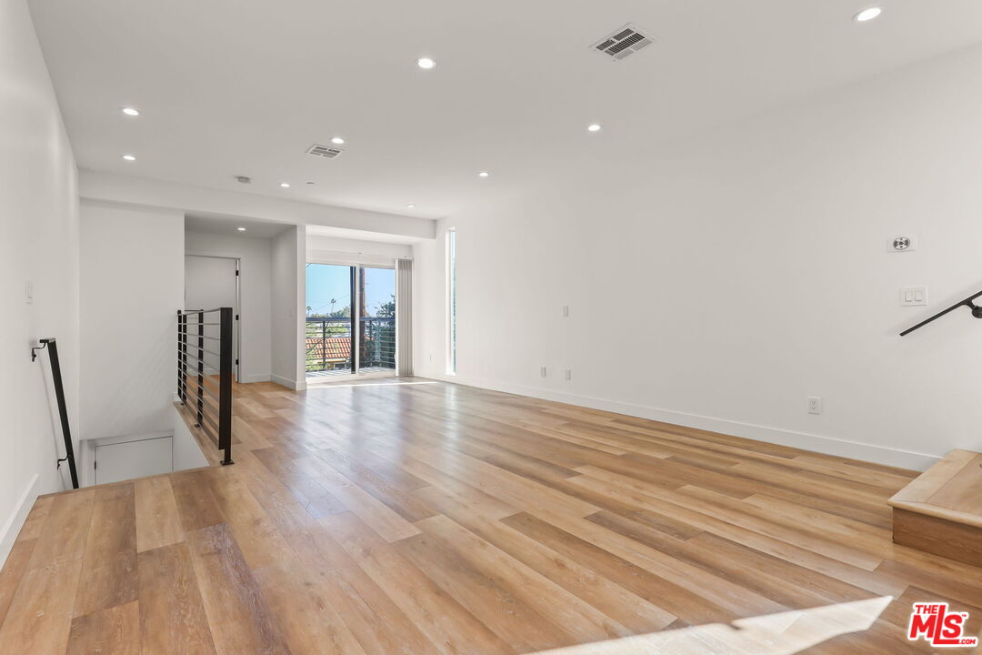 Los Angeles Condo: 803 North Harvard Boulevard