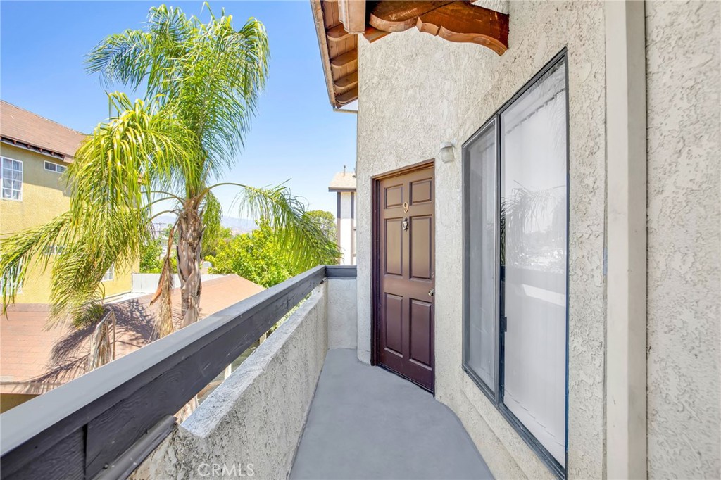 North Hollywood Condo: 7750 Laurel Canyon Boulevard
