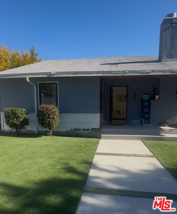 Reseda Condo: 6824 Chimineas Avenue