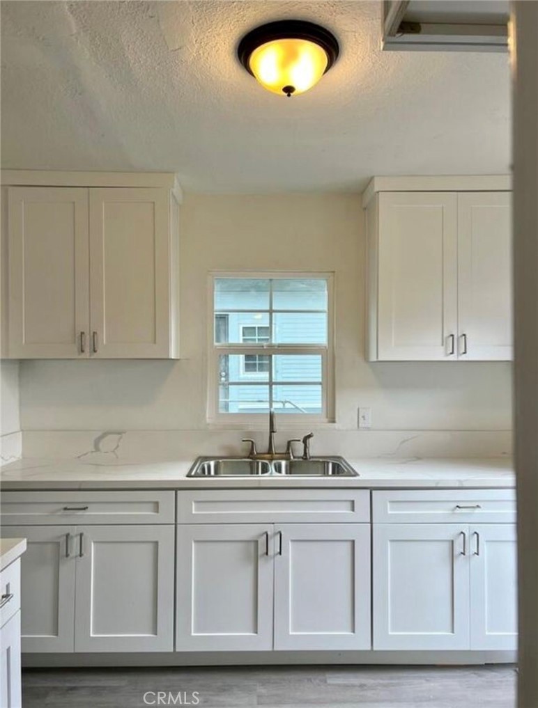 Los Angeles Condo: 3842 Walton Avenue