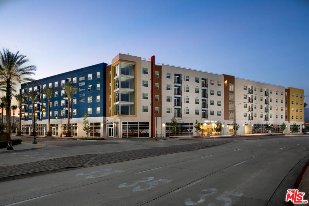 El Monte Condo: 10568 Promenade Gateway