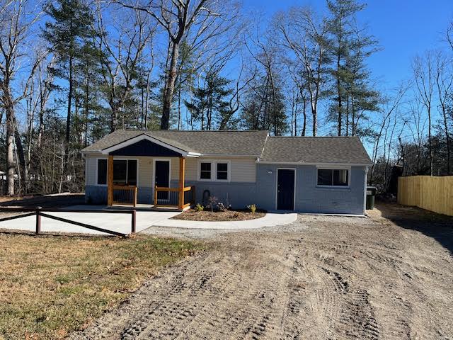 Hendersonville House: 2514 Rolfe Streert