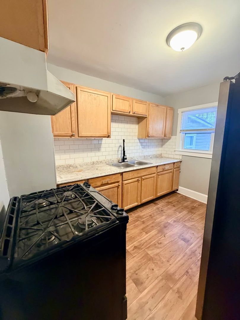 Lexington House: 1422 North Limestone (Z1)