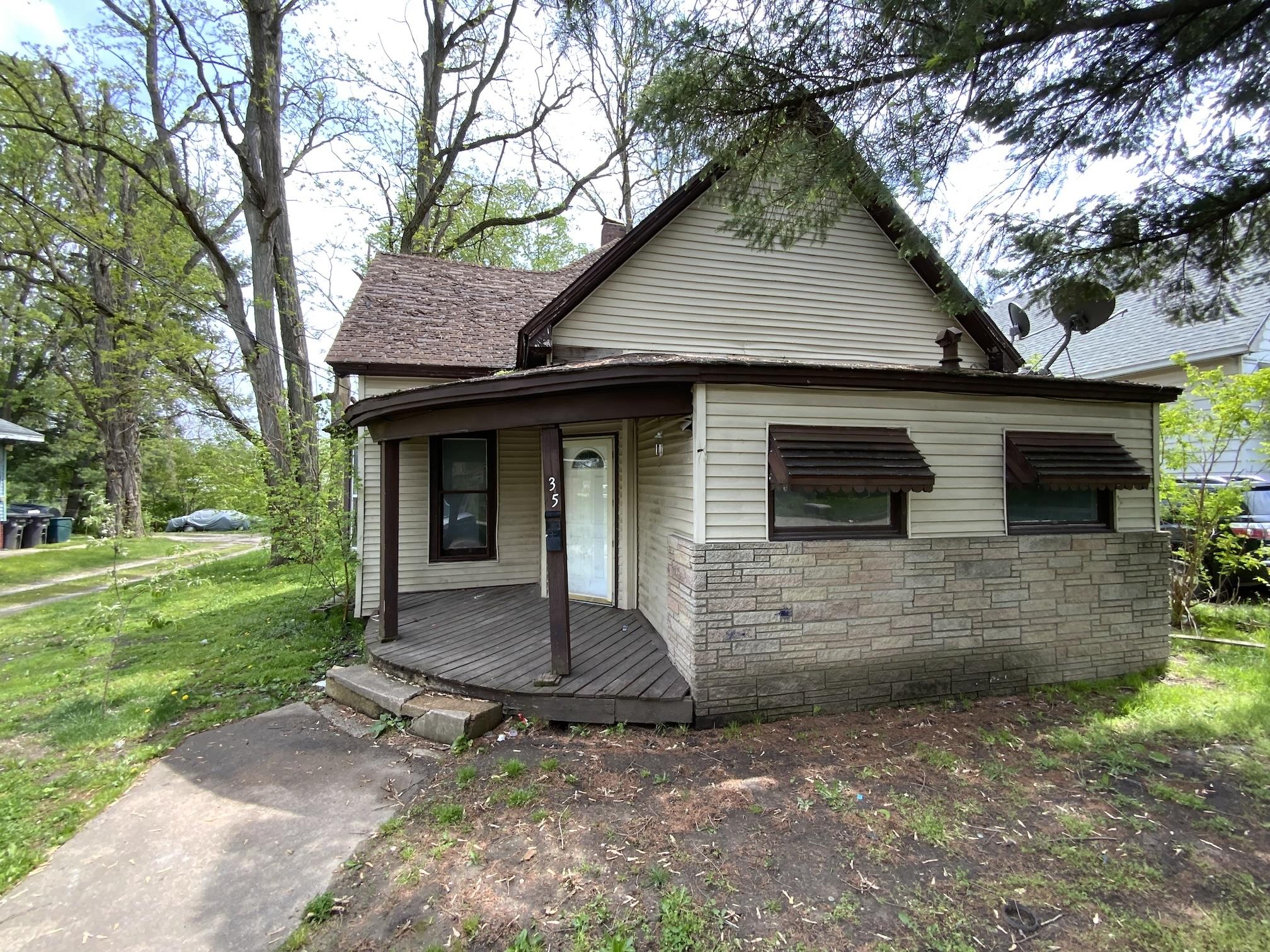 Danville House: 35 Lake