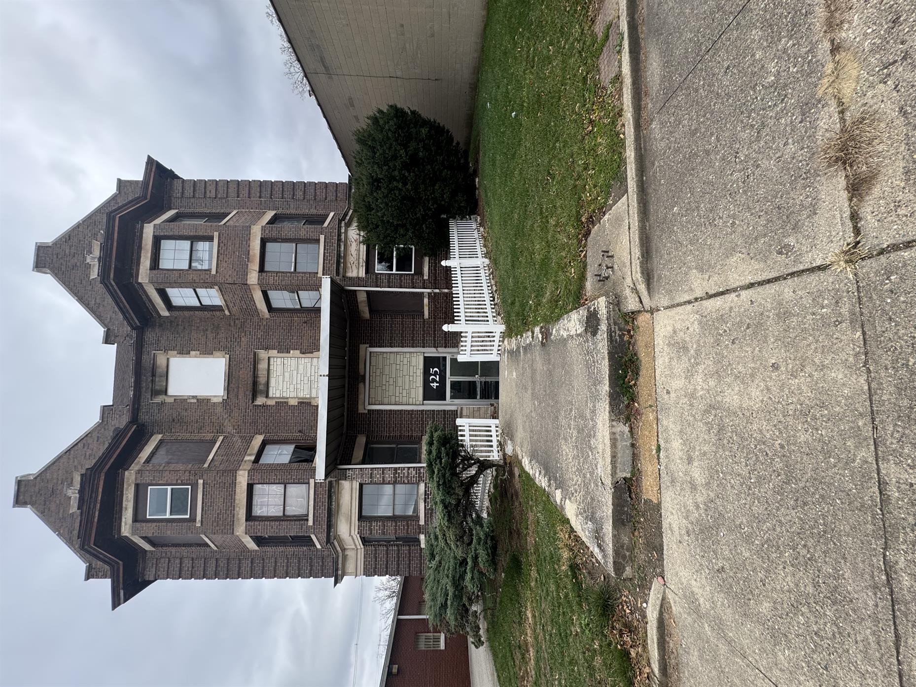 Danville House: 425-1A Vermilion